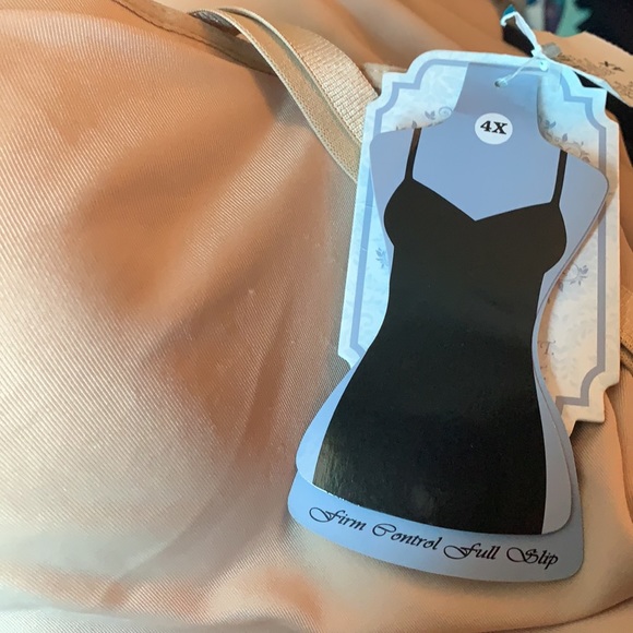 New Firm control full slip tan size 4X new with tag - Picture 2 of 6